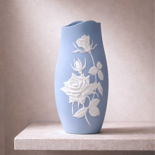 Yuka Blue & White Vase — Ni (No. 2)