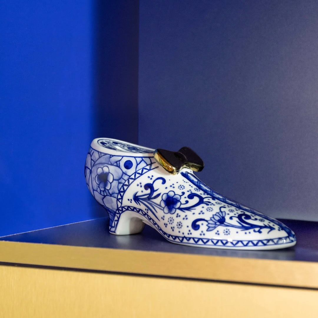 [NEW] Delftware Shoe Coin Bank